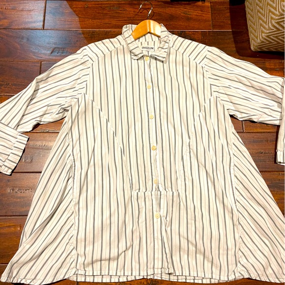 Iridium Striped Button Front  Top White Gray Stripe S - Picture 5 of 12